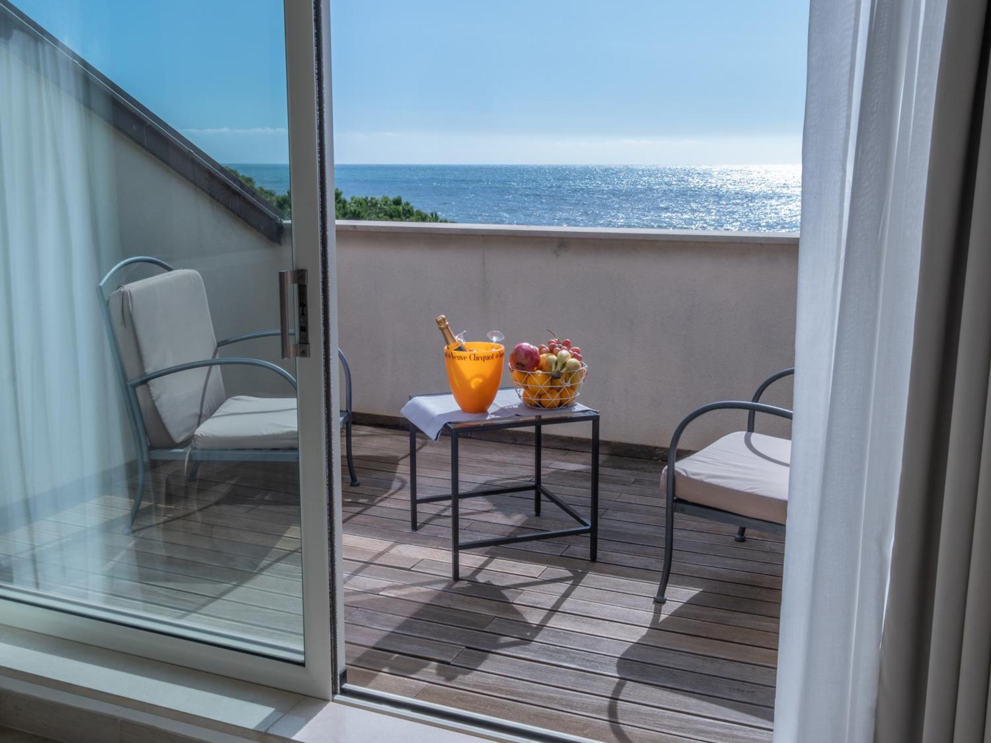 Hotel San Pietro Palace Finale Ligure Εξωτερικό φωτογραφία
